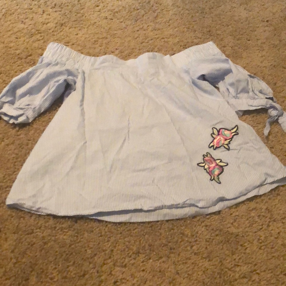 Off shoulder shirt